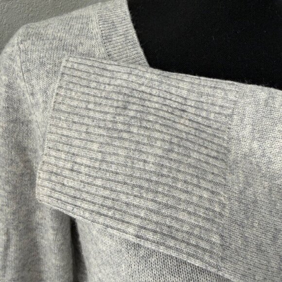 APT 9 100% Cashmere Light Heather Gray V Neck Tunic Sweater Medium - Picture 7 of 11